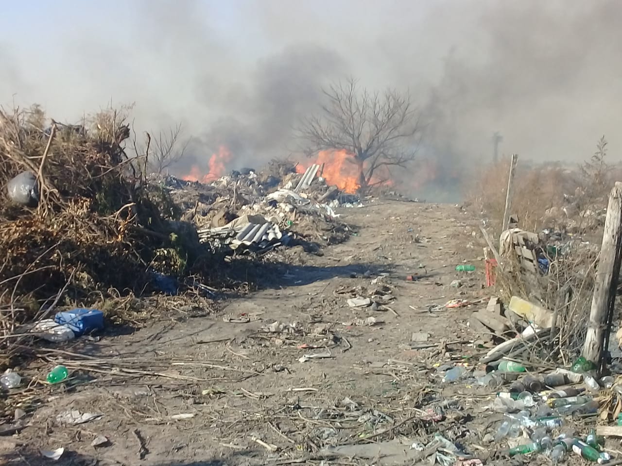 Se incendió un basural de restos verdes cerca del barrio Islas Malvinas 
